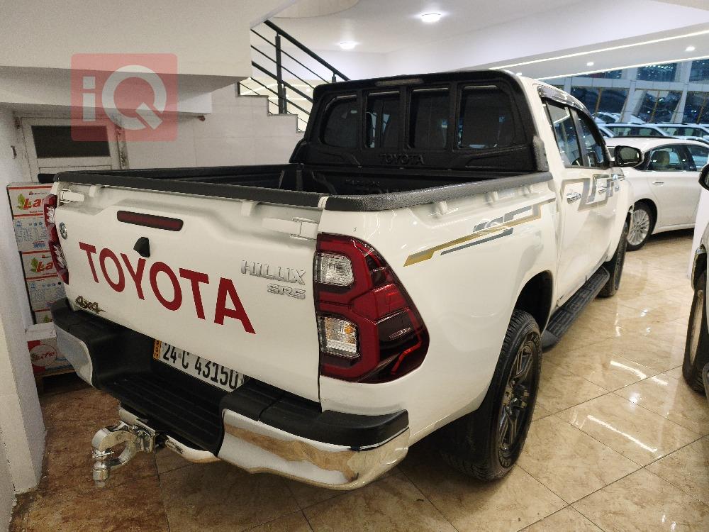 تويوتا هايلوكس